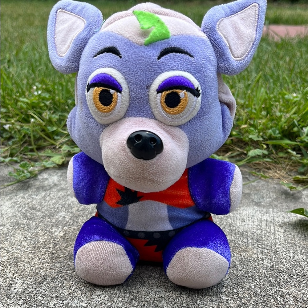 Funko FNAF Roxanne plushy
